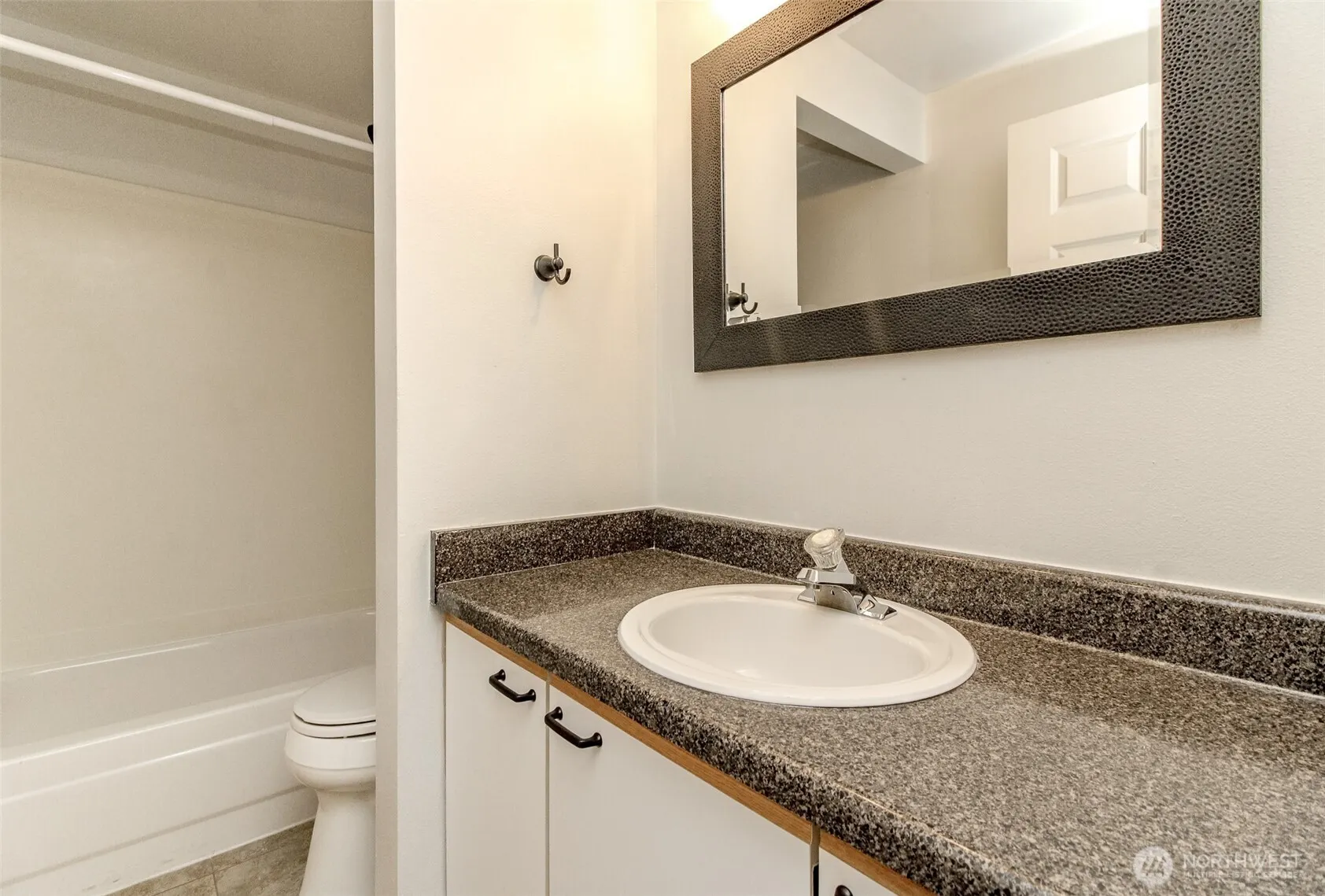 5000 Lake Washington Boulevard NE #D203, Renton, WA 98056