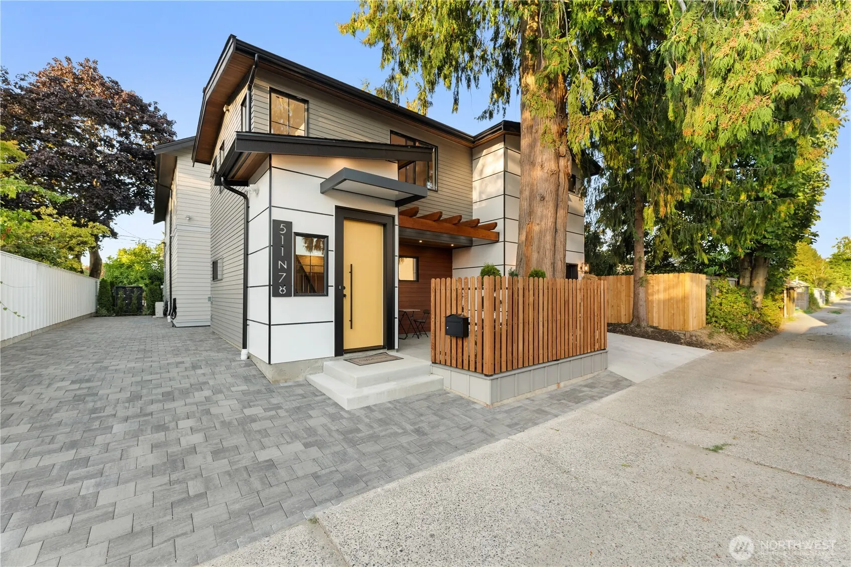 511 N 78th Street , Seattle, WA 98103