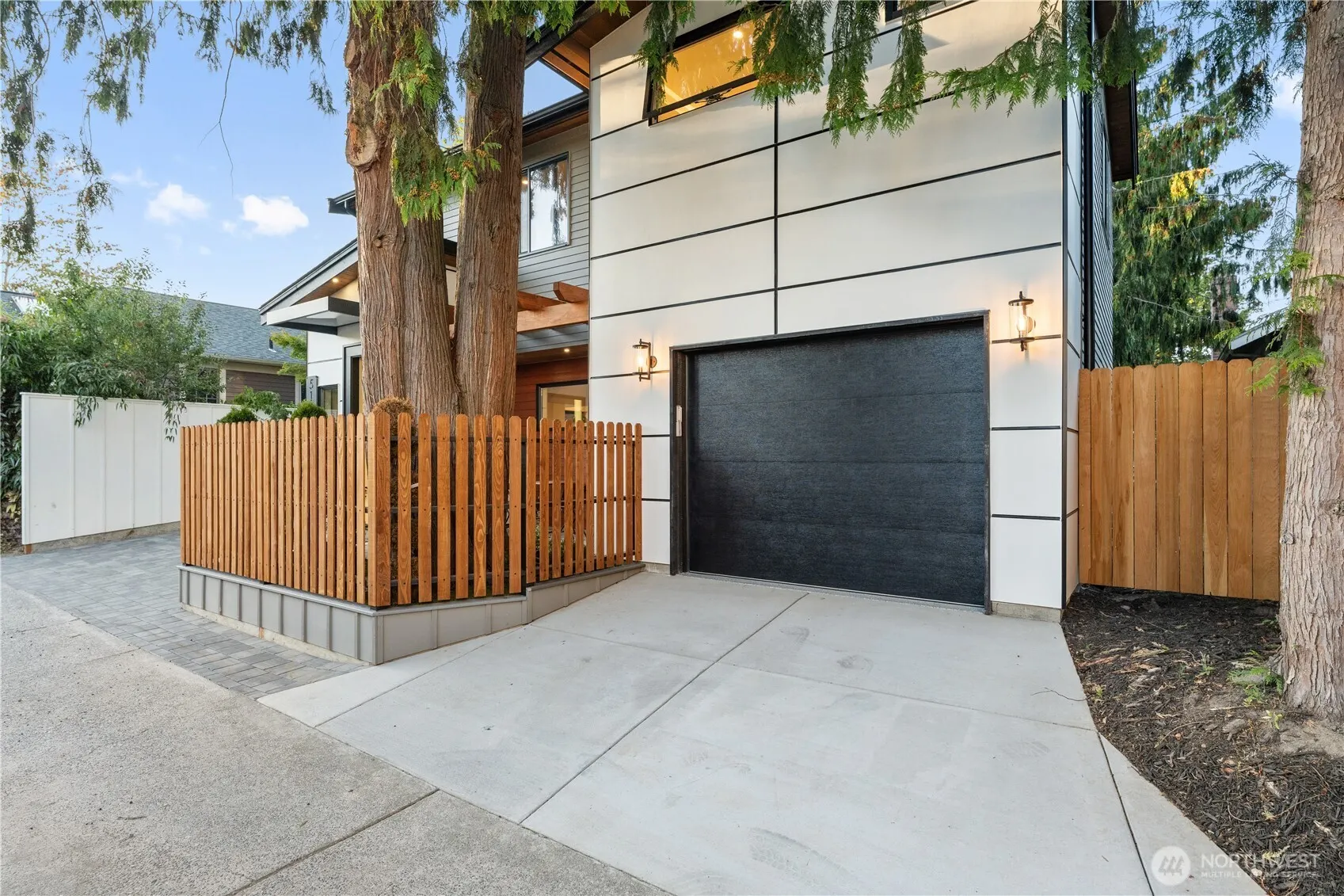 511 N 78th Street , Seattle, WA 98103
