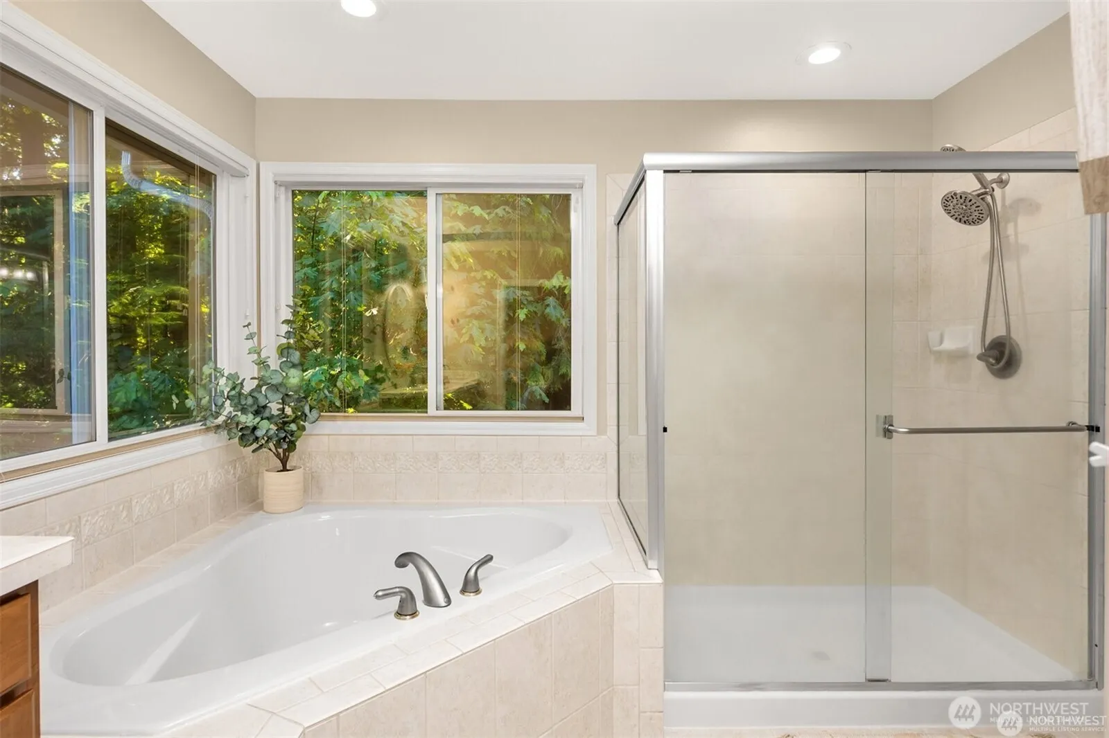 17524 214th Avenue NE, Woodinville, WA 98077