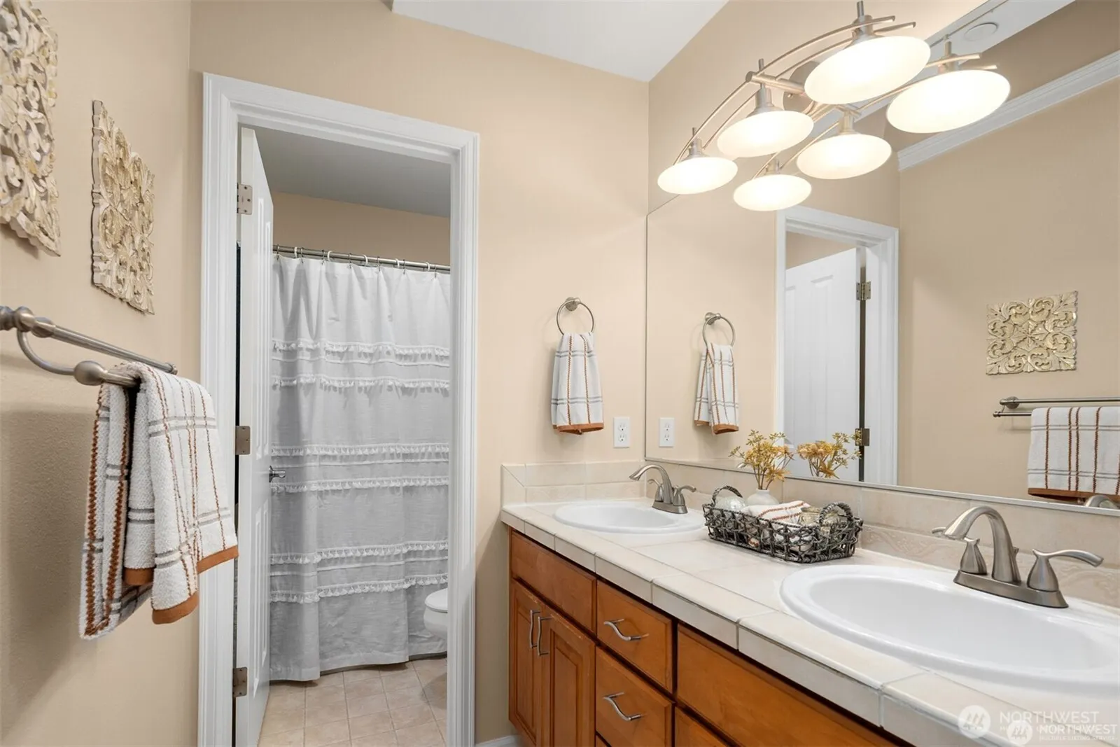 17524 214th Avenue NE, Woodinville, WA 98077