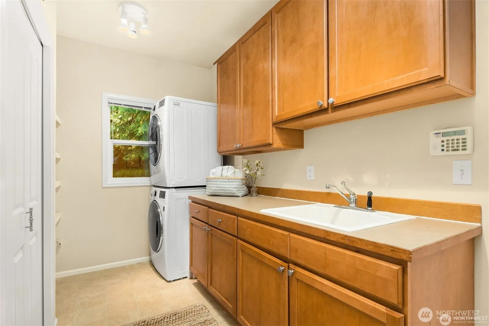 17524 214th Avenue NE, Woodinville, WA 98077