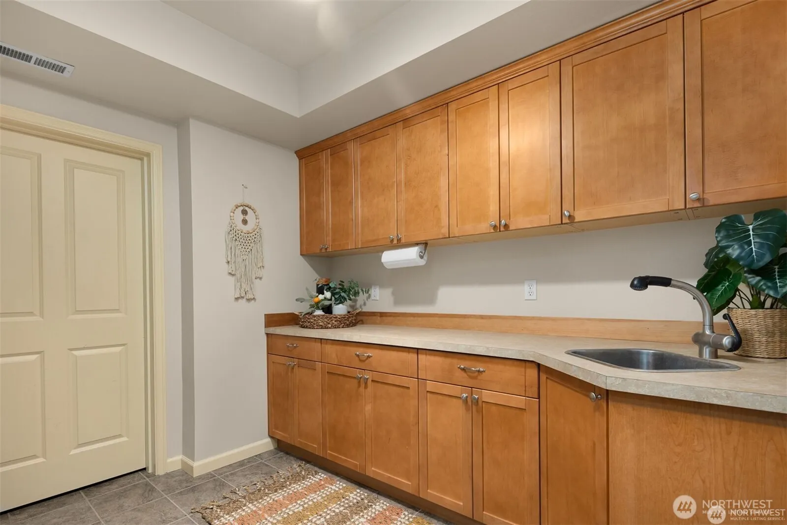 17524 214th Avenue NE, Woodinville, WA 98077
