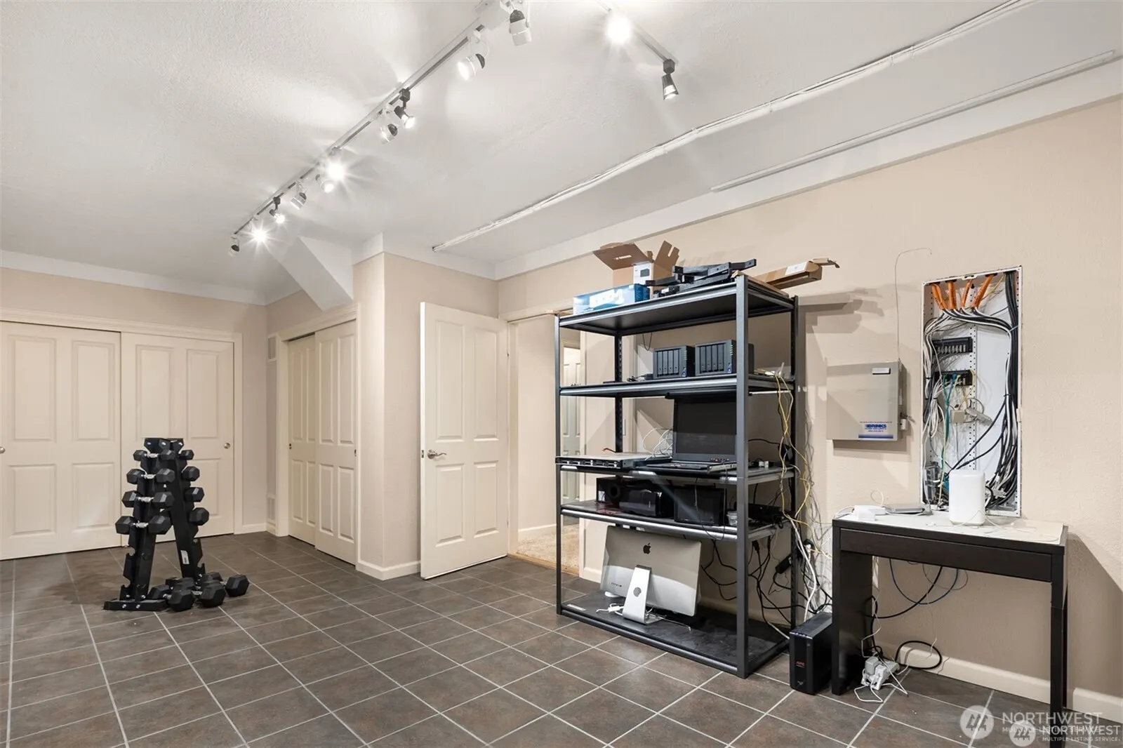 17524 214th Avenue NE, Woodinville, WA 98077