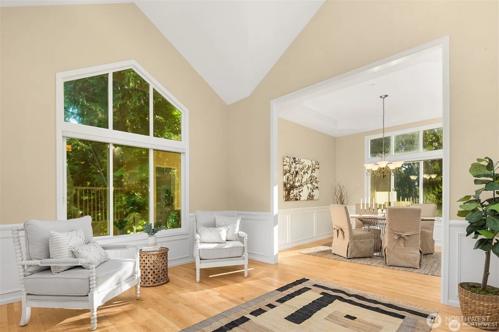 17524 214th Avenue NE, Woodinville, WA 98077