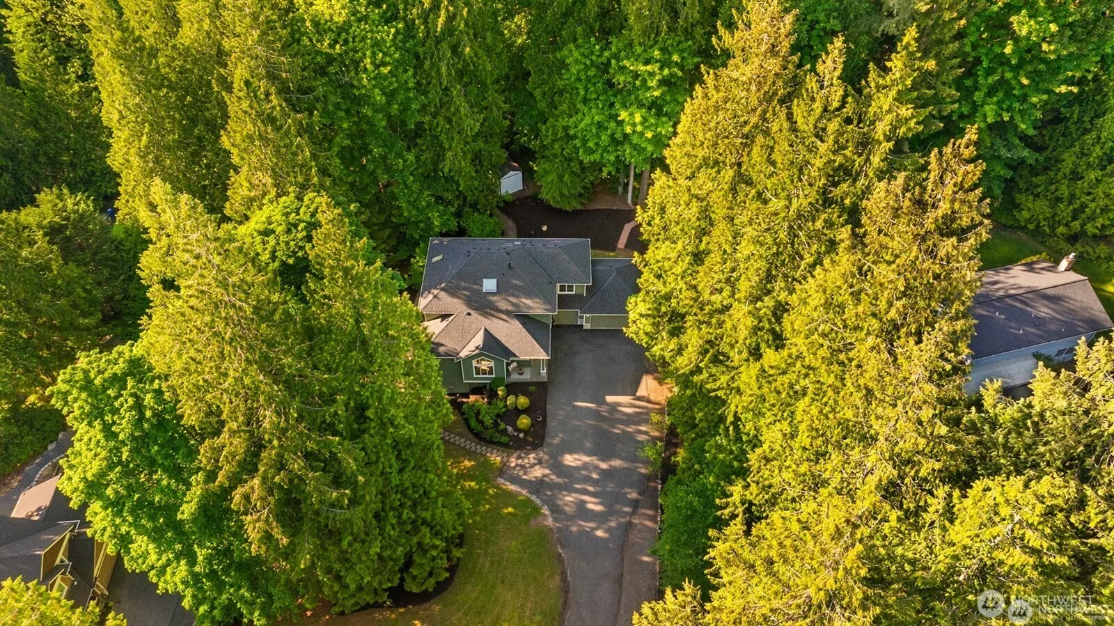 17524 214th Avenue NE, Woodinville, WA 98077