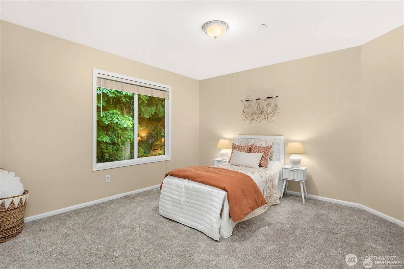 17524 214th Avenue NE, Woodinville, WA 98077