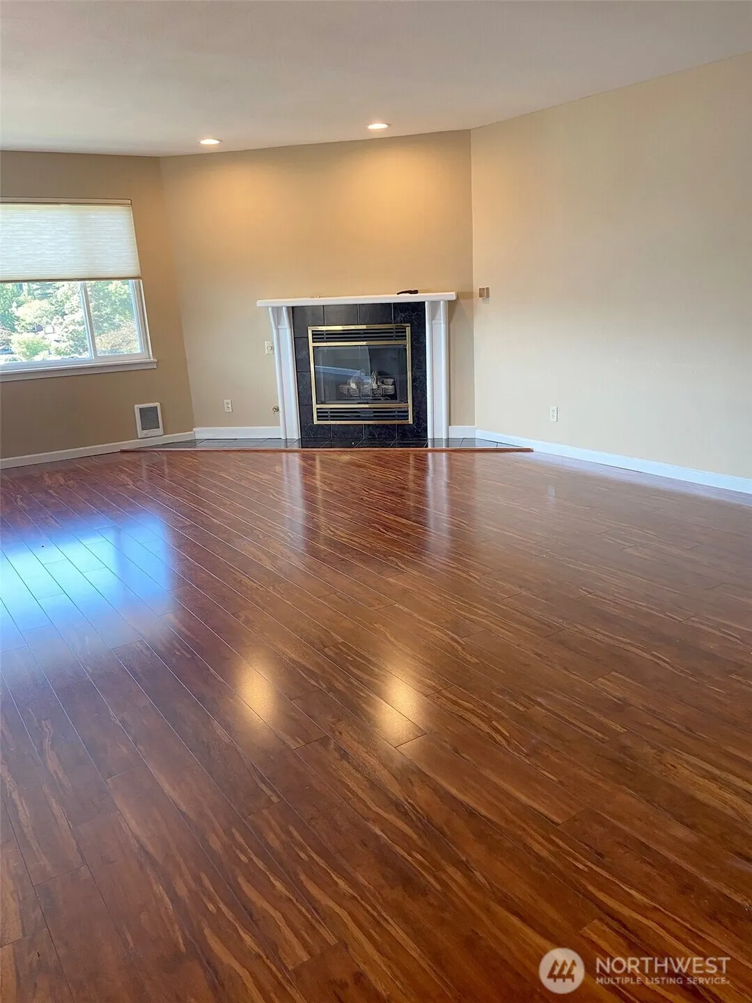 9715 NE Juanita Drive ##404, Kirkland, WA 98034