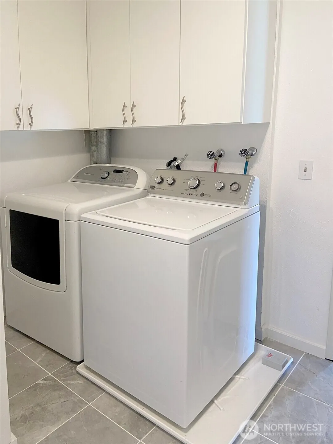 9715 NE Juanita Drive ##404, Kirkland, WA 98034