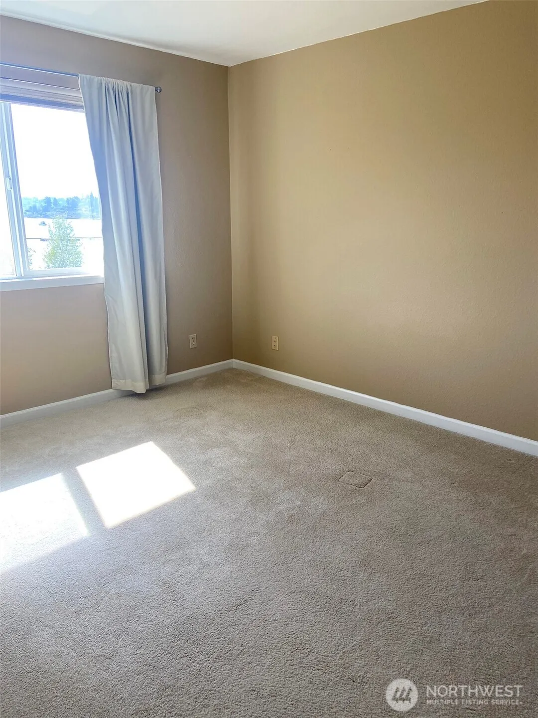 9715 NE Juanita Drive ##404, Kirkland, WA 98034
