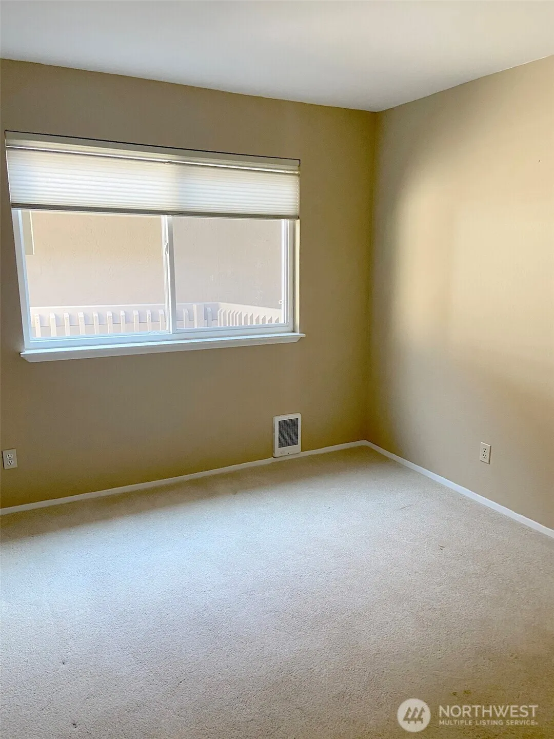 9715 NE Juanita Drive ##404, Kirkland, WA 98034