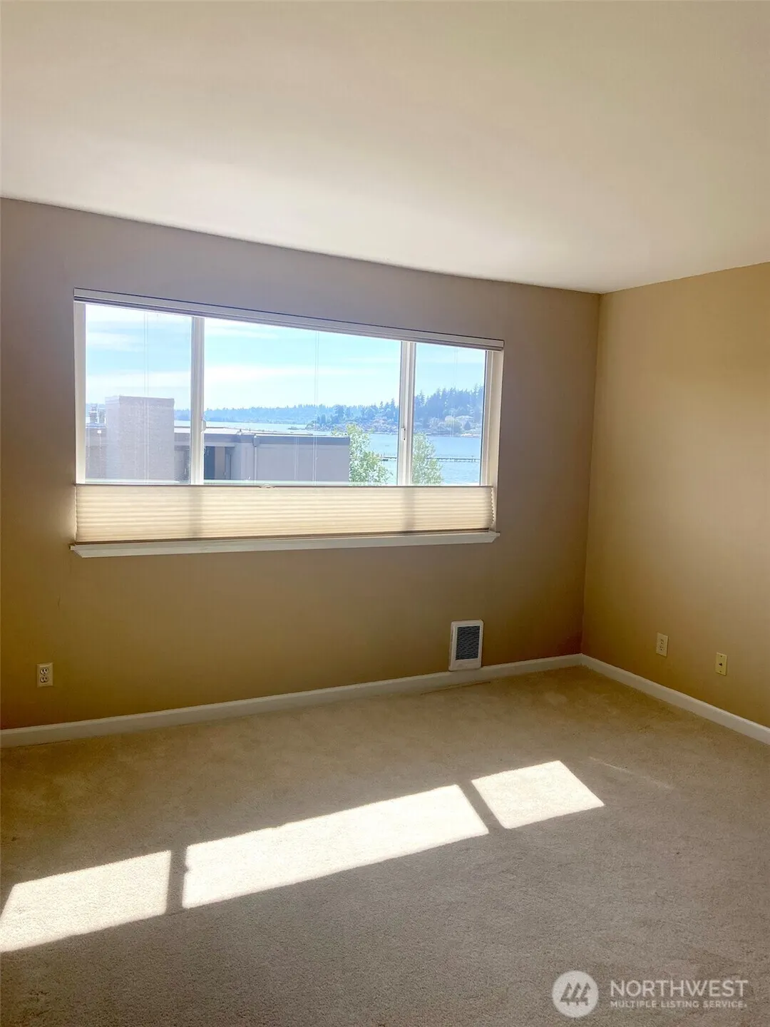 9715 NE Juanita Drive ##404, Kirkland, WA 98034