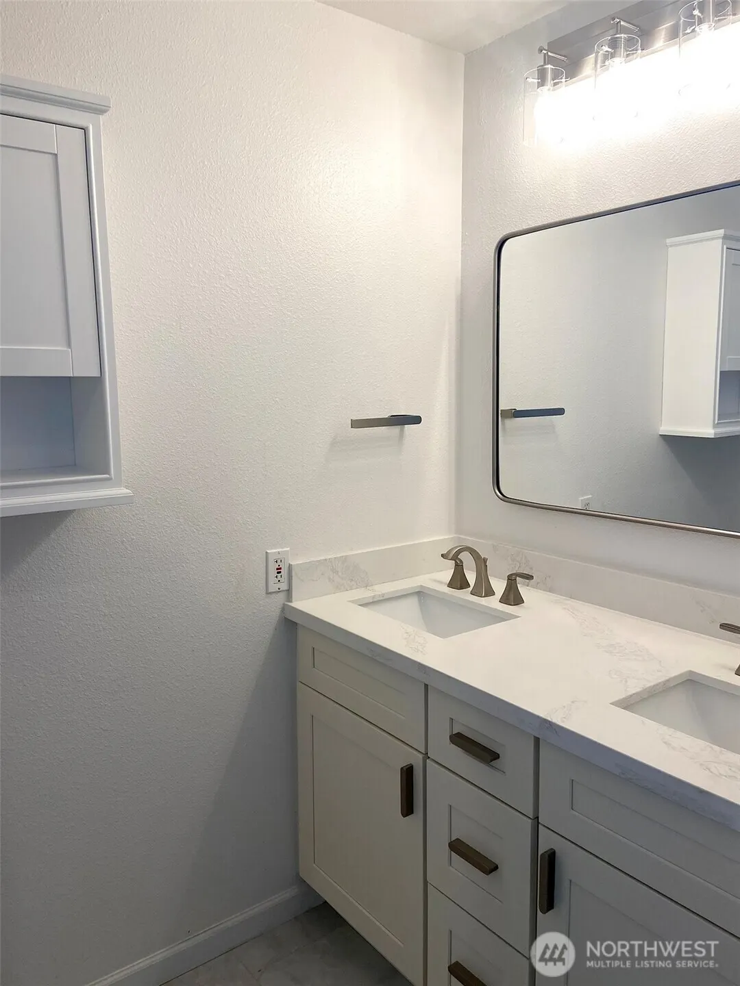 9715 NE Juanita Drive ##404, Kirkland, WA 98034