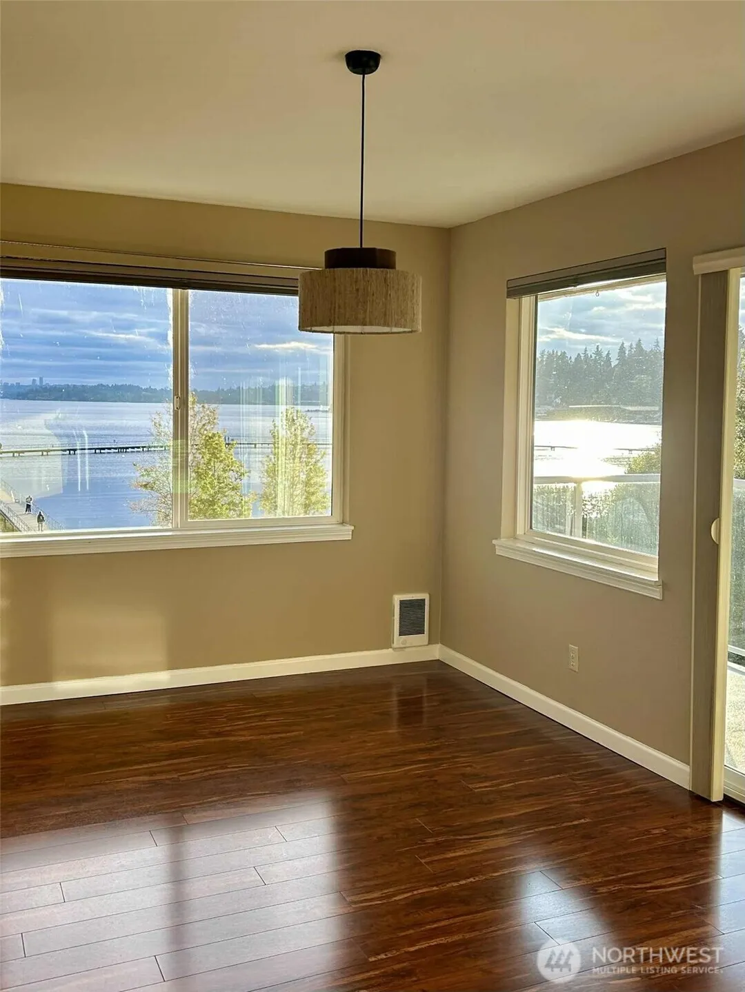 9715 NE Juanita Drive ##404, Kirkland, WA 98034