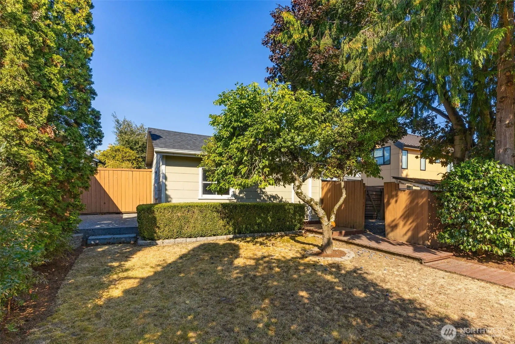 912 N 67th Street , Seattle, WA 98103