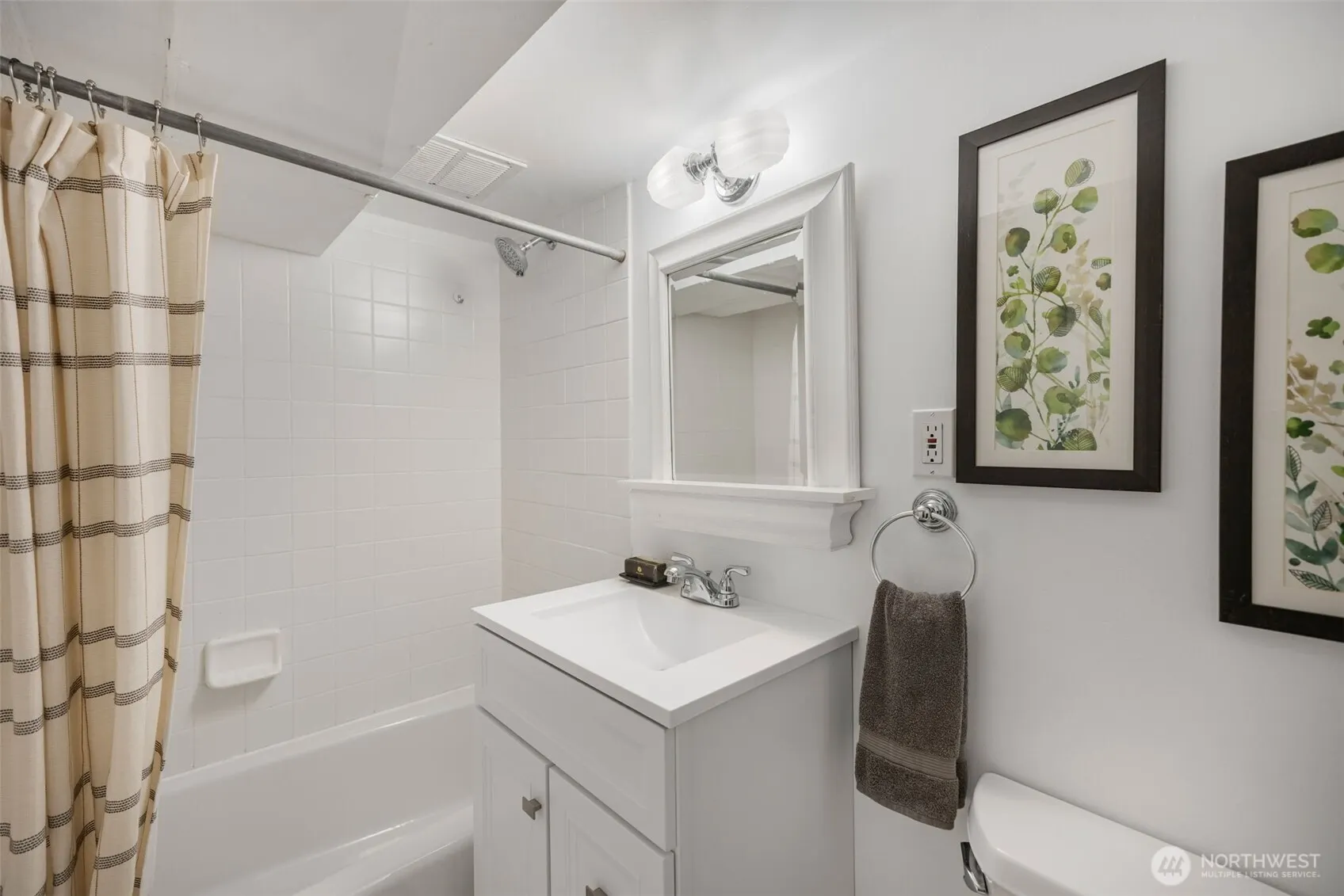 912 N 67th Street , Seattle, WA 98103