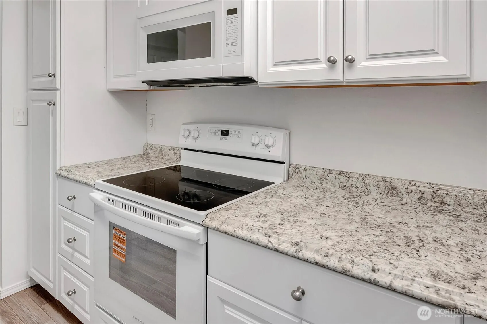 1604 149th Place SE #2, Bellevue, WA 98007
