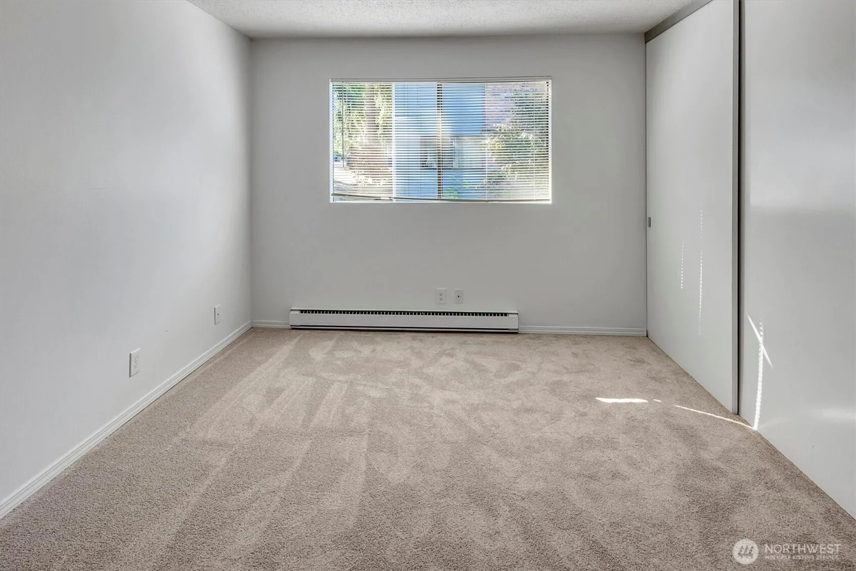 1604 149th Place SE #2, Bellevue, WA 98007