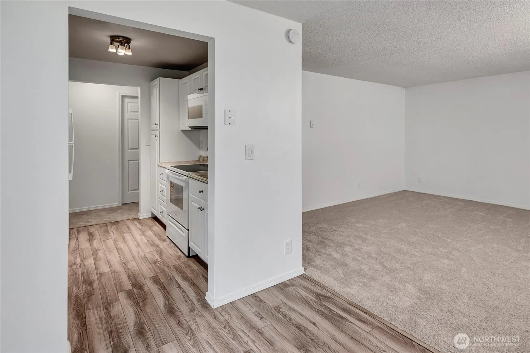 1604 149th Place SE #2, Bellevue, WA 98007