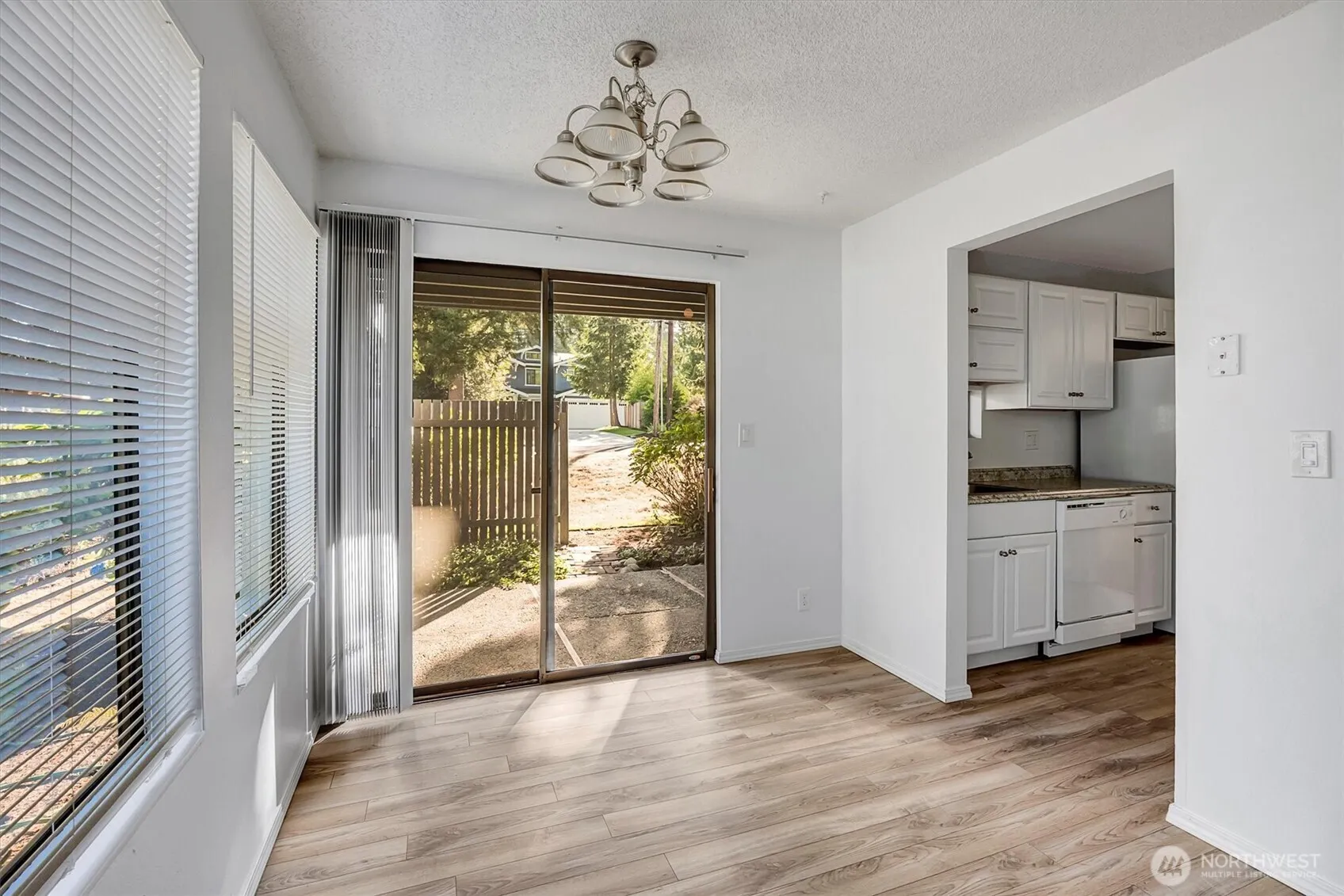 1604 149th Place SE #2, Bellevue, WA 98007