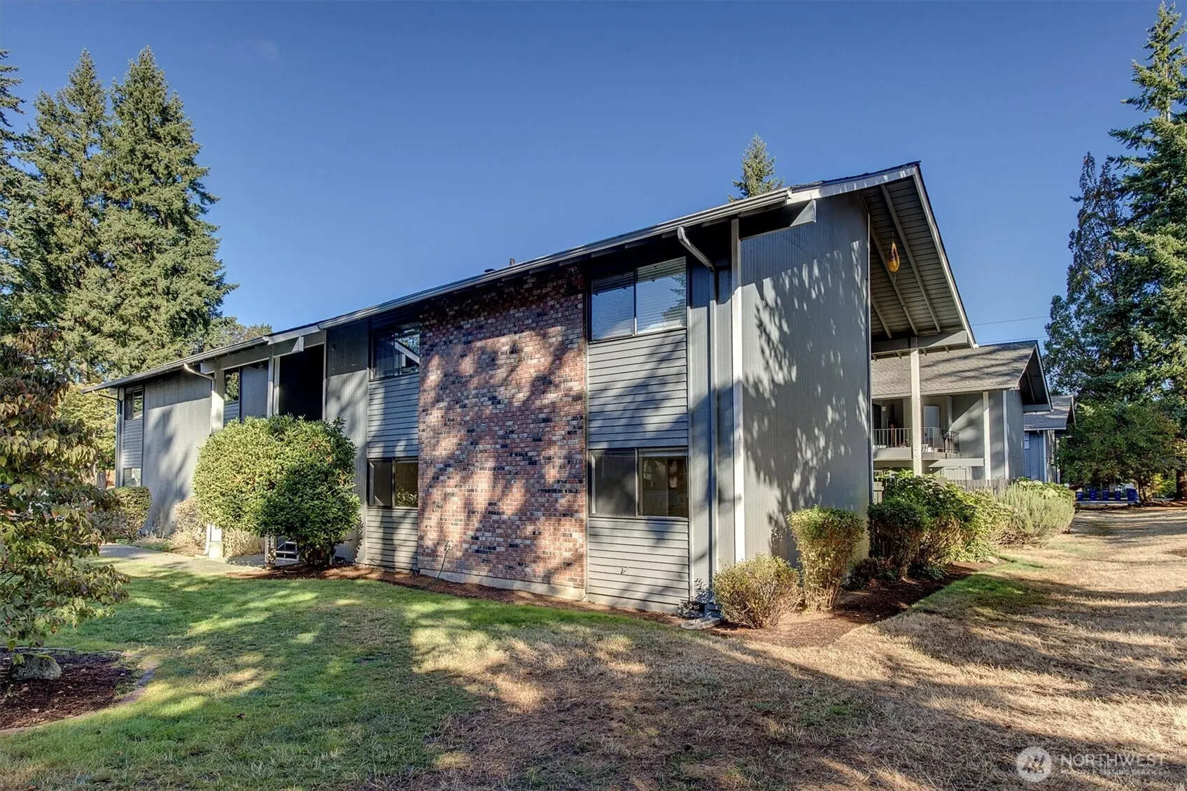 1604 149th Place SE #2, Bellevue, WA 98007