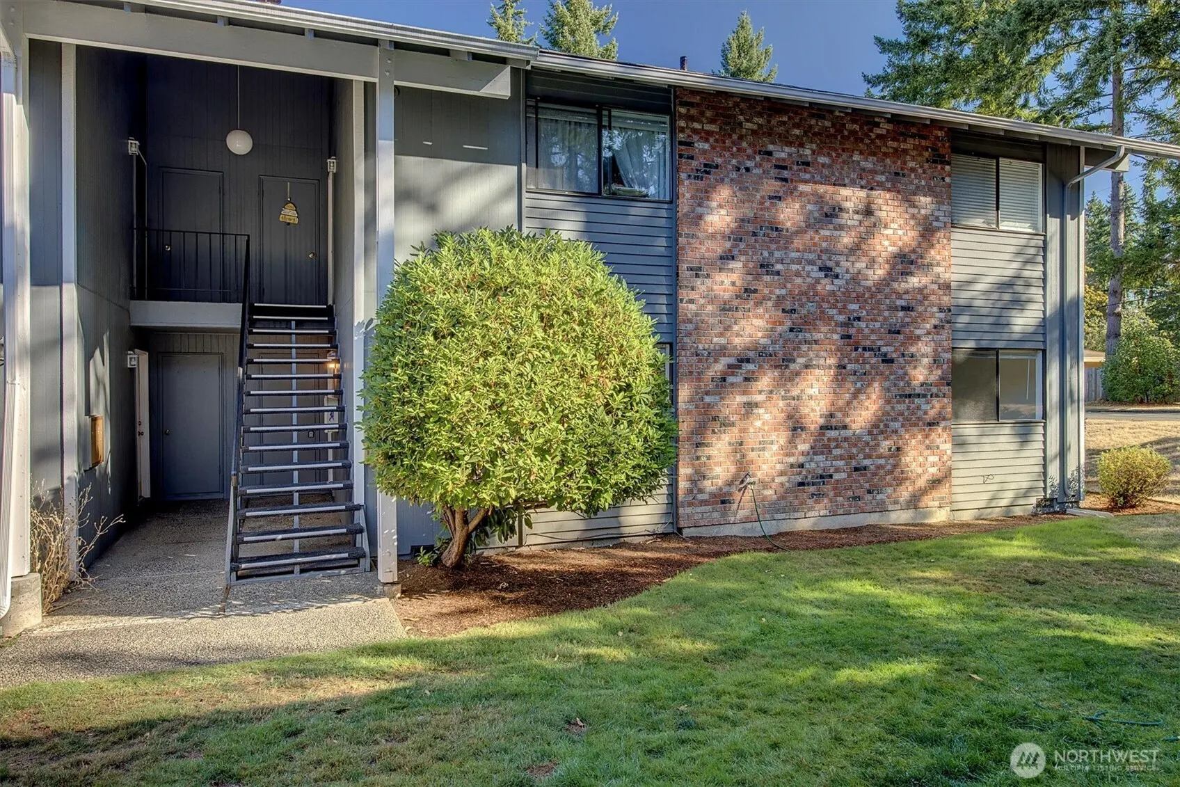 1604 149th Place SE #2, Bellevue, WA 98007