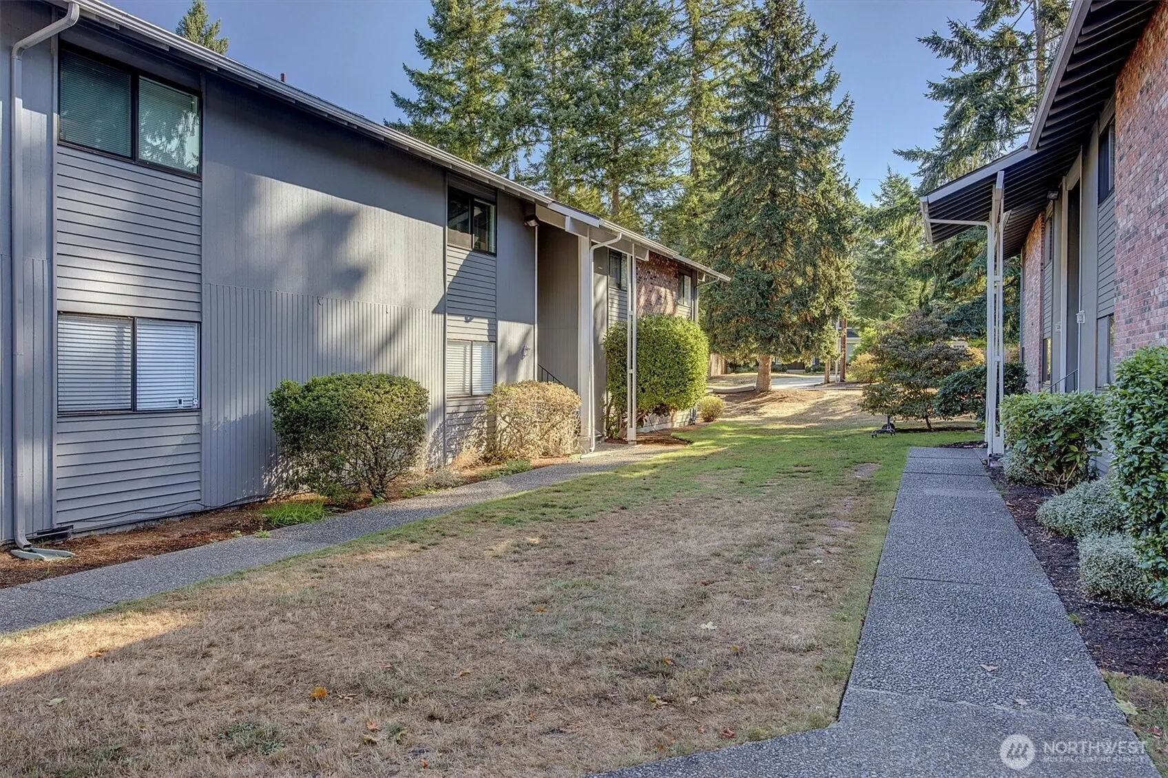 1604 149th Place SE #2, Bellevue, WA 98007