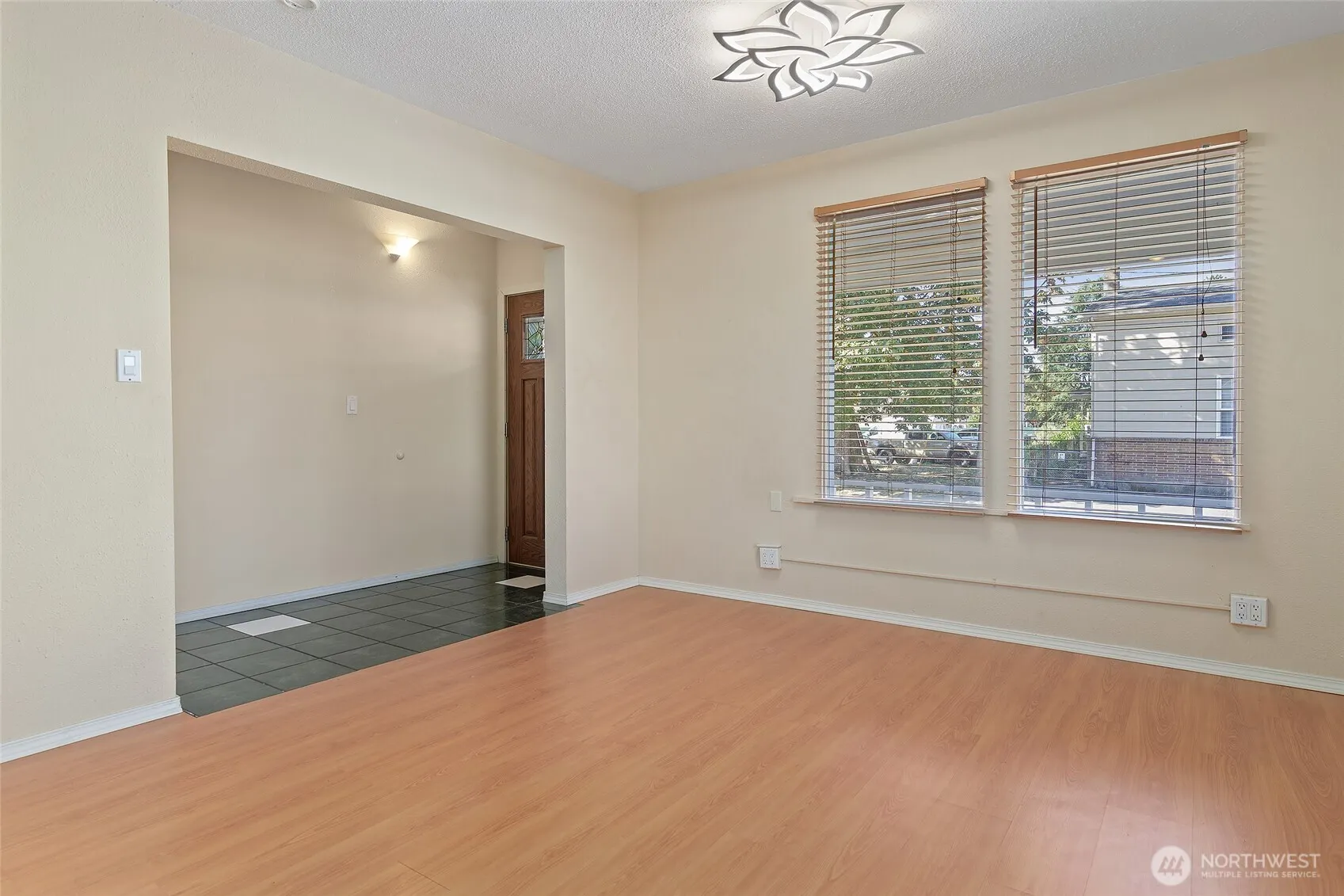 410 2nd Ave S , Kent, WA 98032
