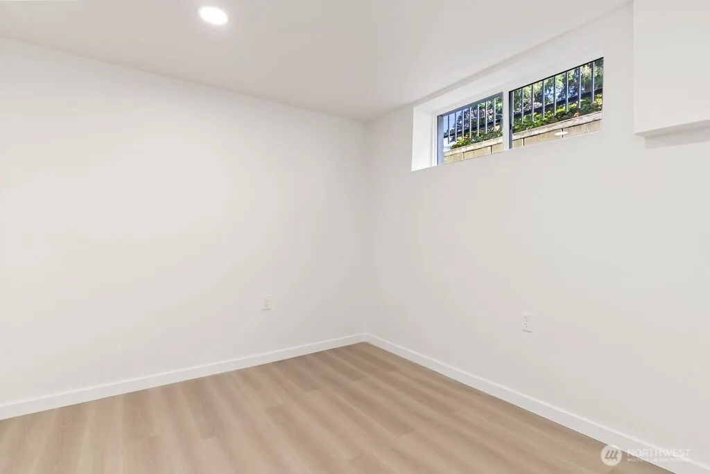 4231 S Graham Street , Seattle, WA 98118