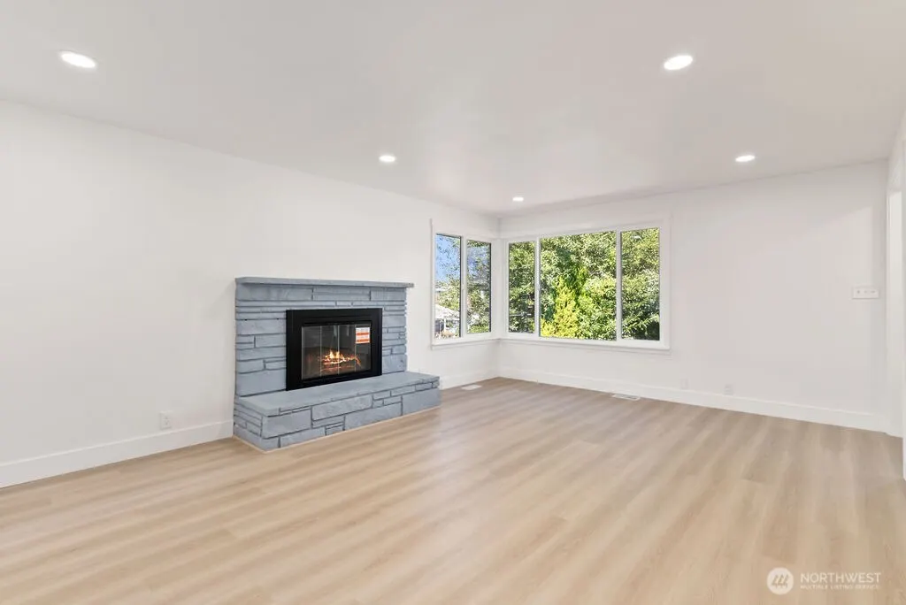 4231 S Graham Street , Seattle, WA 98118