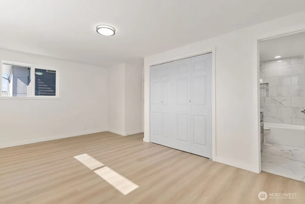 4231 S Graham Street , Seattle, WA 98118