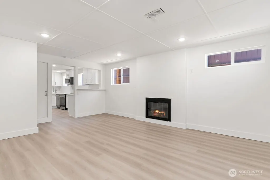 4231 S Graham Street , Seattle, WA 98118