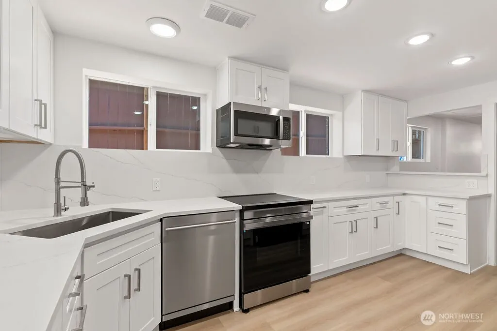 4231 S Graham Street , Seattle, WA 98118