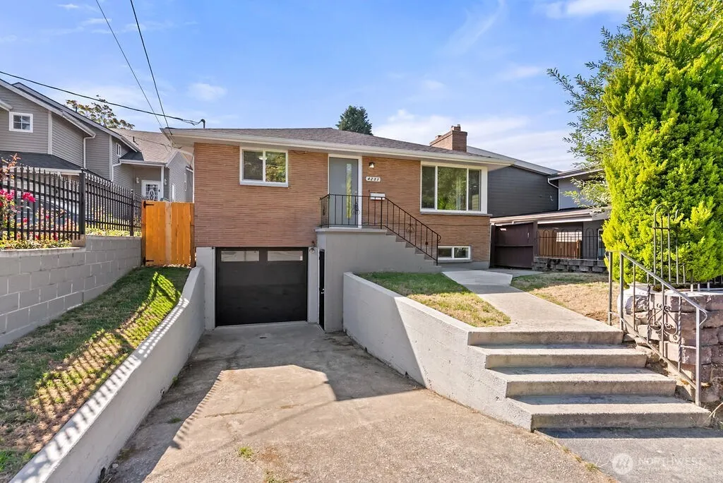 4231 S Graham Street , Seattle, WA 98118