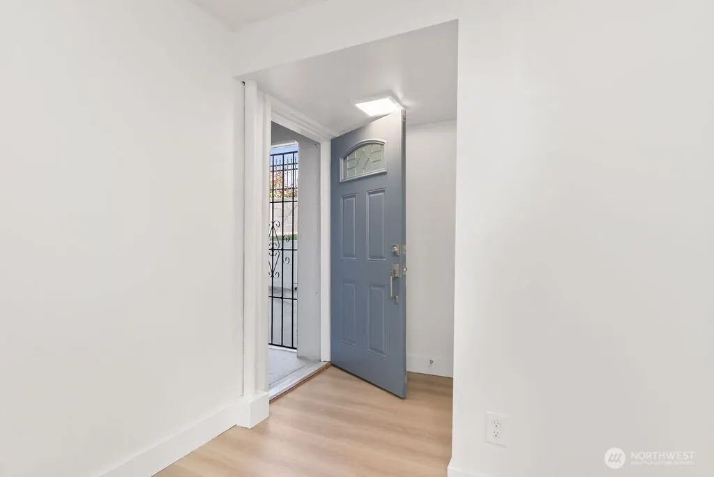 4231 S Graham Street , Seattle, WA 98118