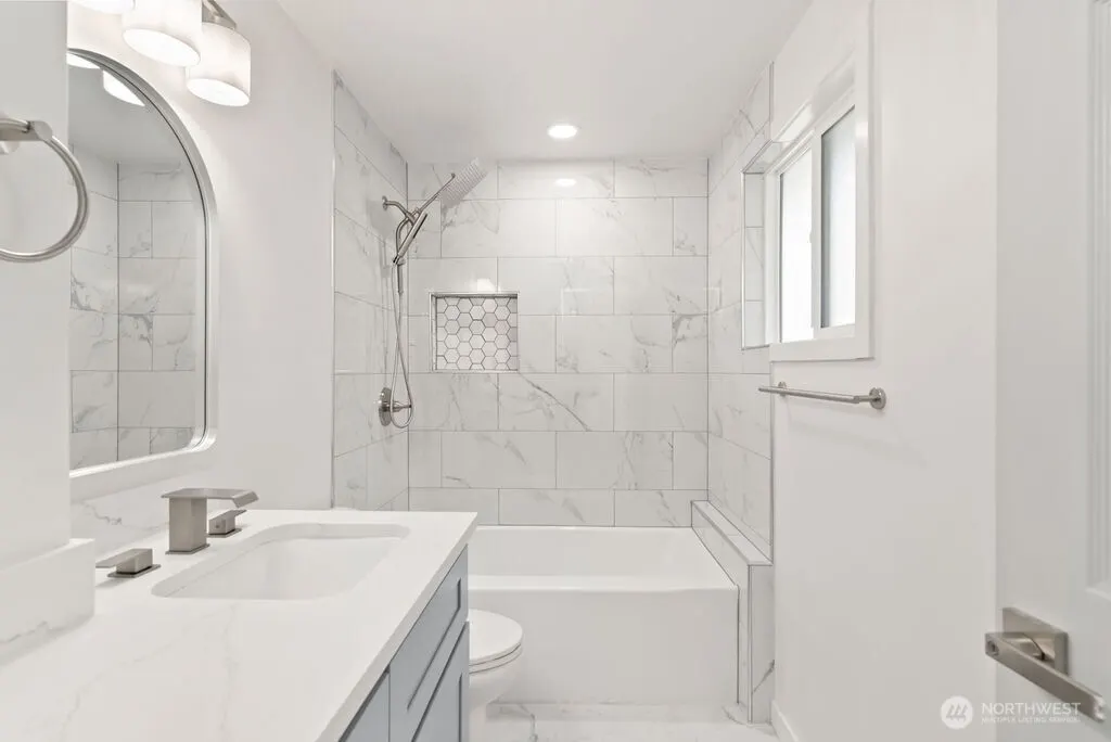 4231 S Graham Street , Seattle, WA 98118