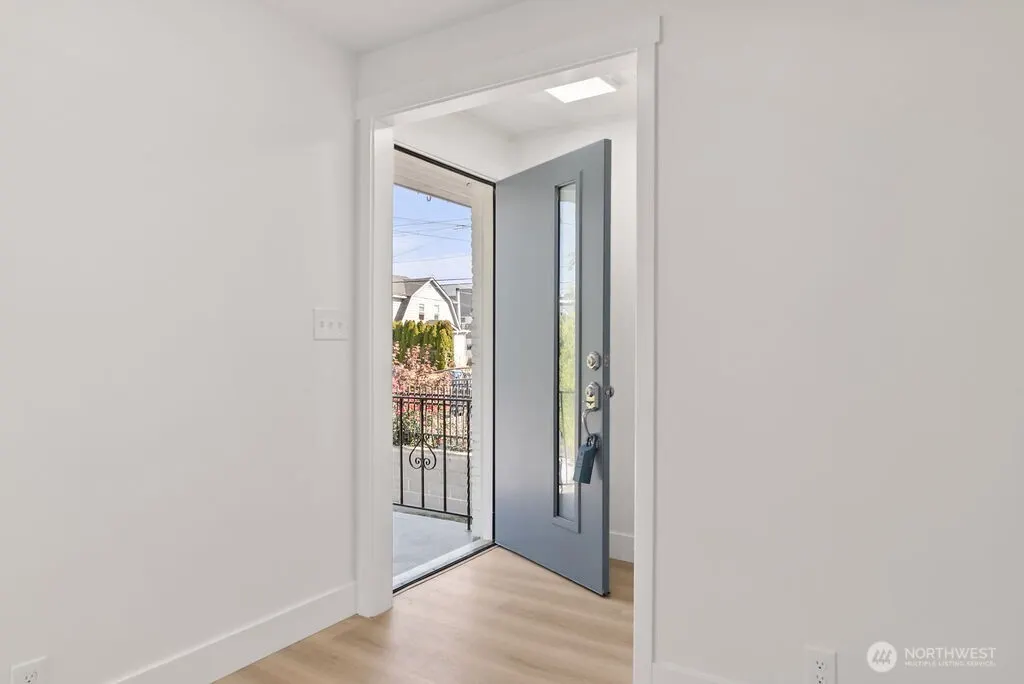 4231 S Graham Street , Seattle, WA 98118