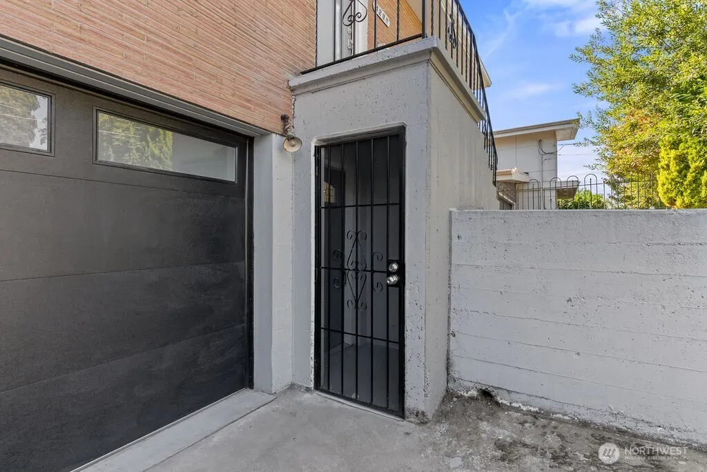 4231 S Graham Street , Seattle, WA 98118
