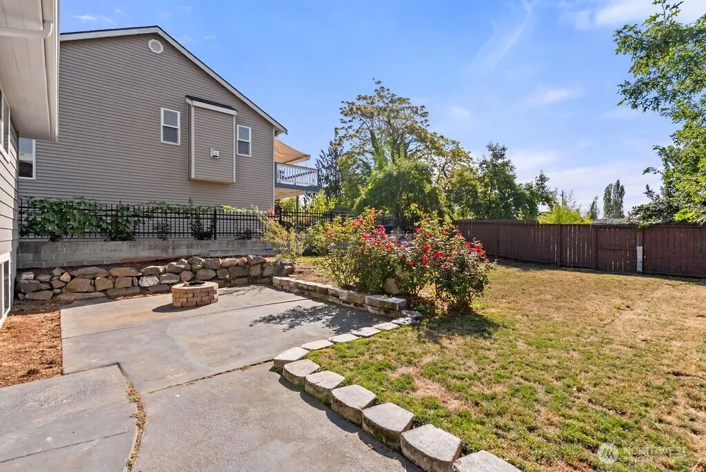 4231 S Graham Street , Seattle, WA 98118