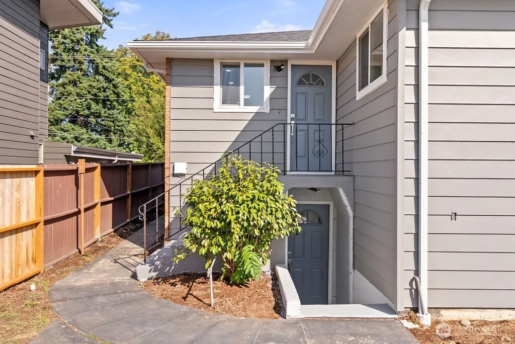 4231 S Graham Street , Seattle, WA 98118