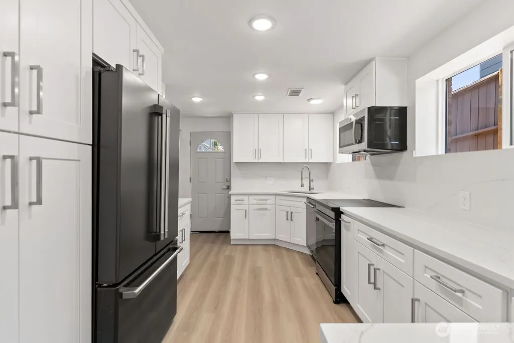 4231 S Graham Street , Seattle, WA 98118