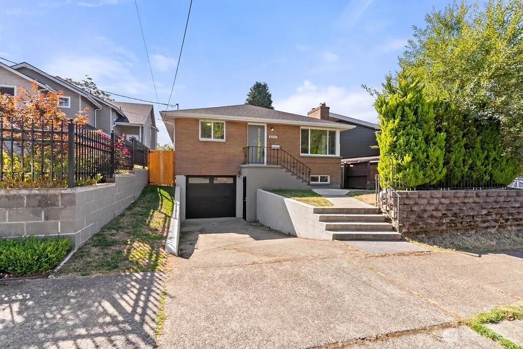 4231 S Graham Street , Seattle, WA 98118