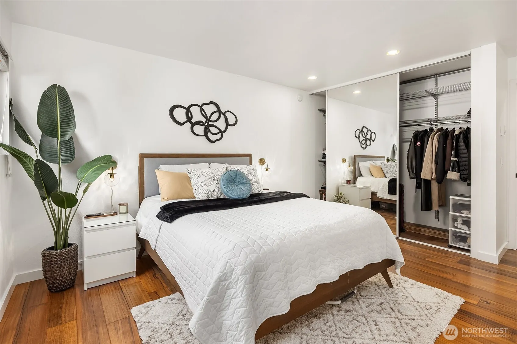 831 126th Place NE #B103, Bellevue, WA 98005-3247