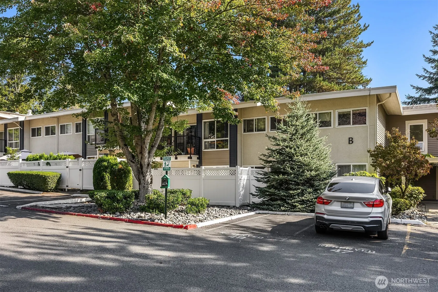 831 126th Place NE #B103, Bellevue, WA 98005-3247
