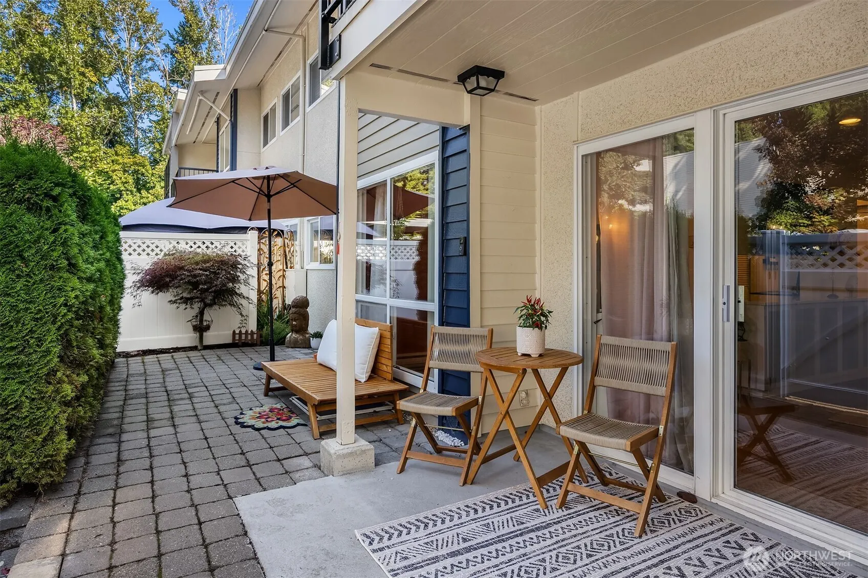 831 126th Place NE #B103, Bellevue, WA 98005-3247