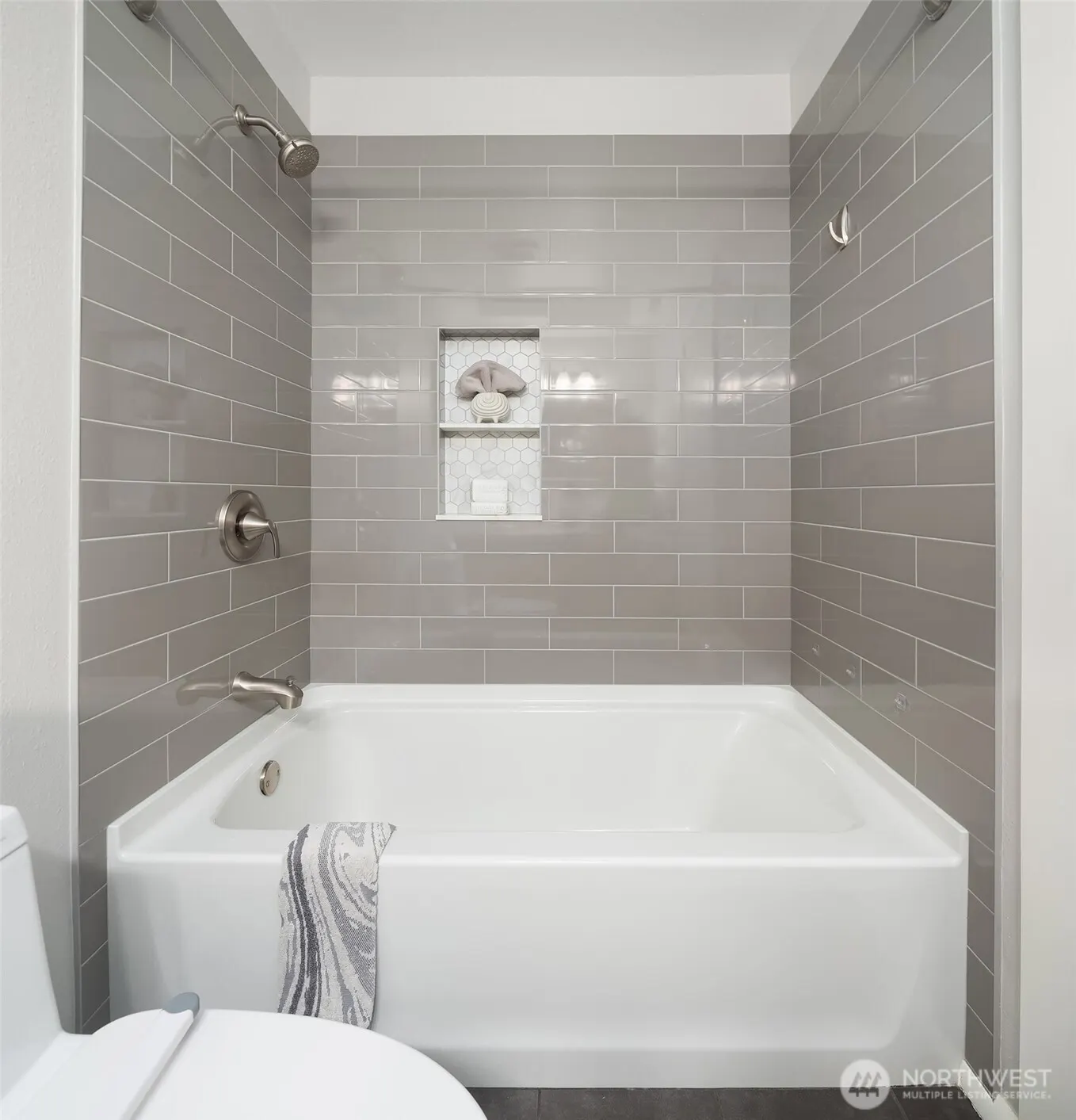 19507 170th Avenue NE, Woodinville, WA 98072