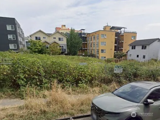 4048 Pasadena Place NE, Seattle, WA 98105