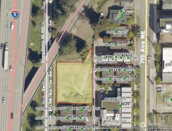 4048 Pasadena Place NE, Seattle, WA 98105