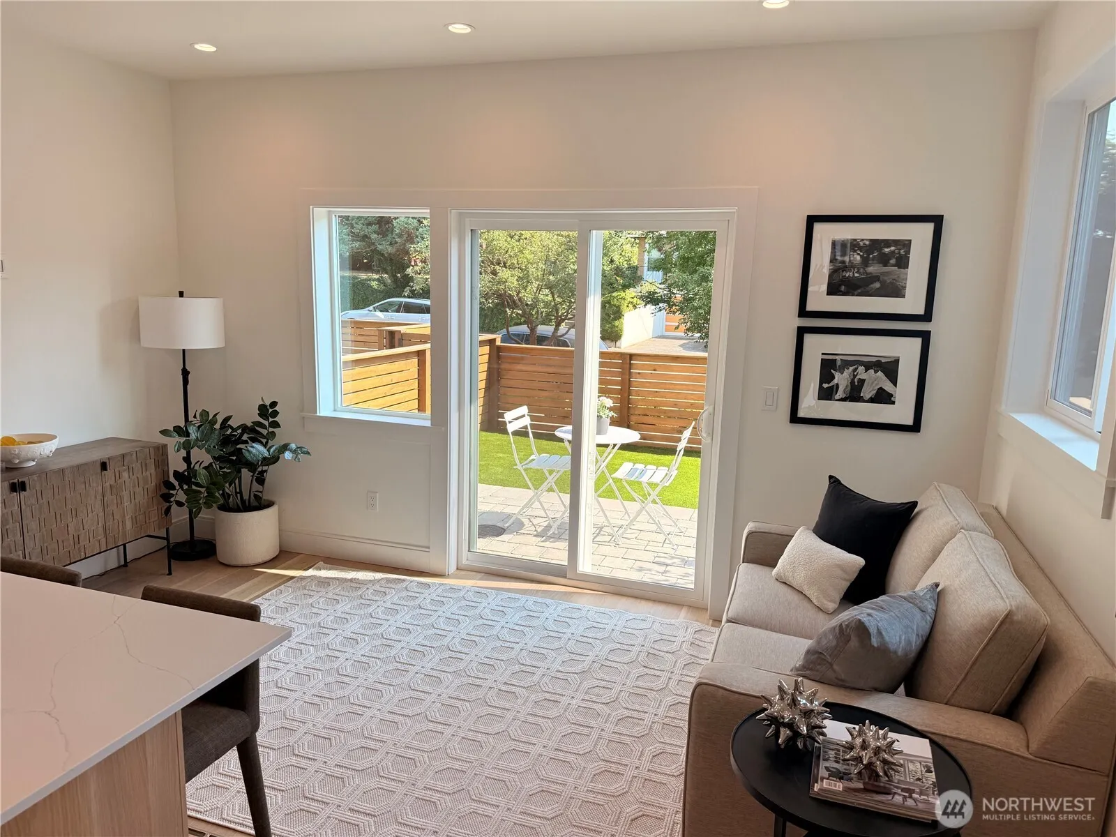 8005 25th Avenue NW, Seattle, WA 98117