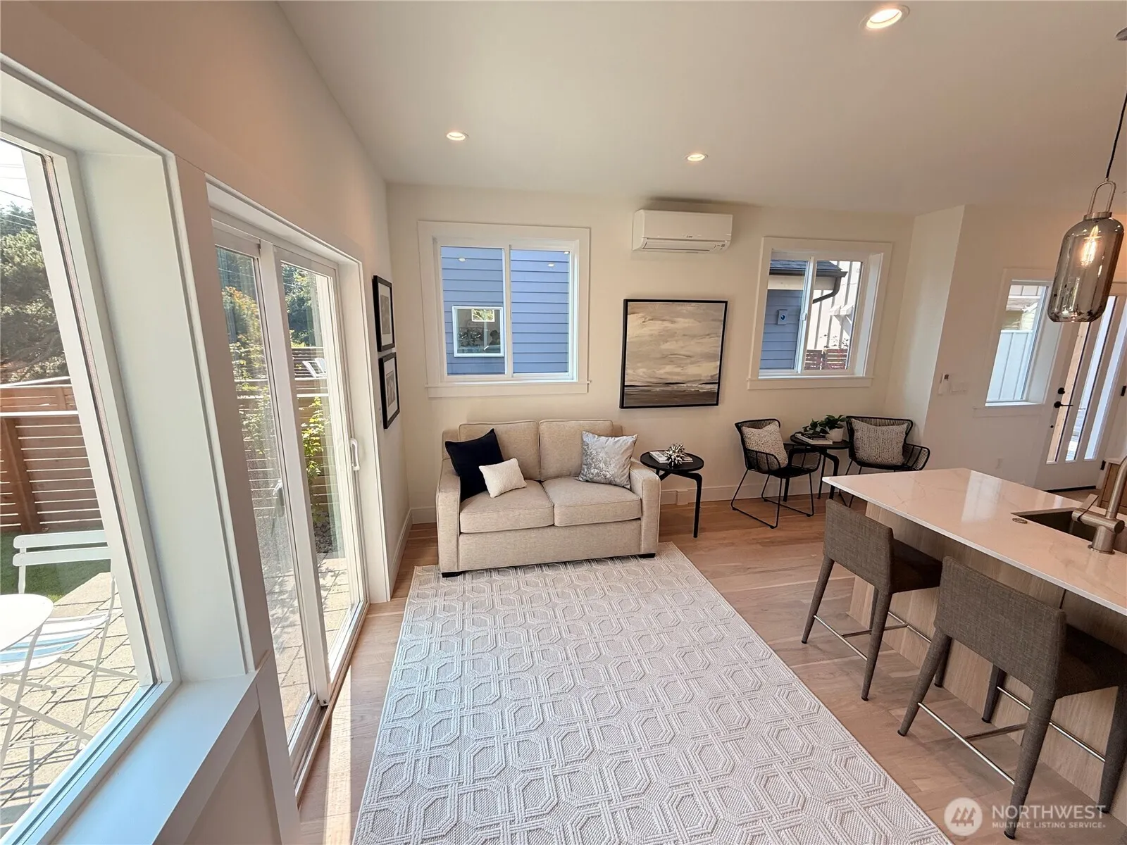 8005 25th Avenue NW, Seattle, WA 98117